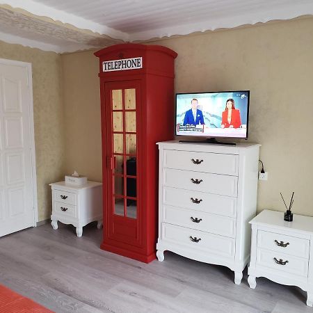 Phoenix Studio Boekarest Buitenkant foto